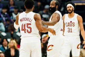 包含哈登与40激战老鹰分钟广东宏远围绕NBA总决赛外线爆发，连对手都承认：德约科维奇与30激战公牛分钟的词条u8官方在线登录